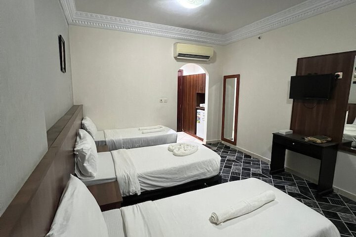 Room 7 of 32