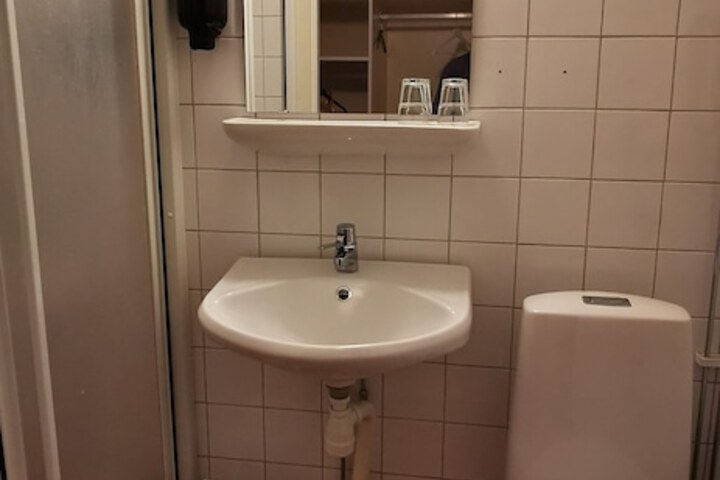 Room 25 of 50