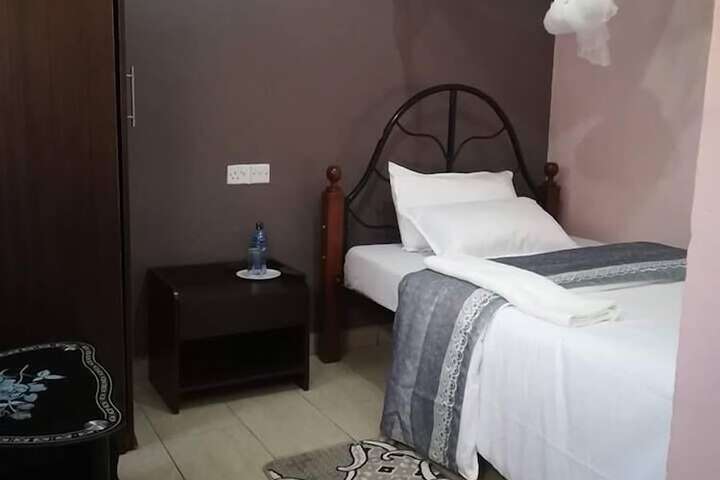 Room 3 of 16