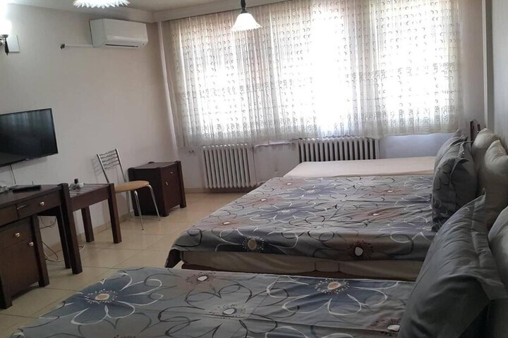 Room 32 of 61