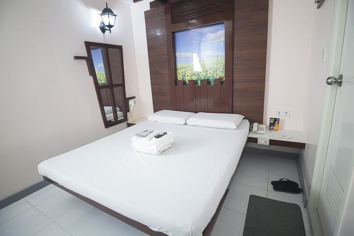 Room 28 of 53