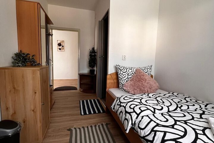 Room 15 of 40