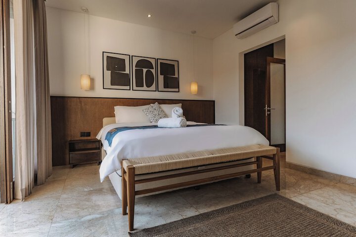 Room 10 of 30