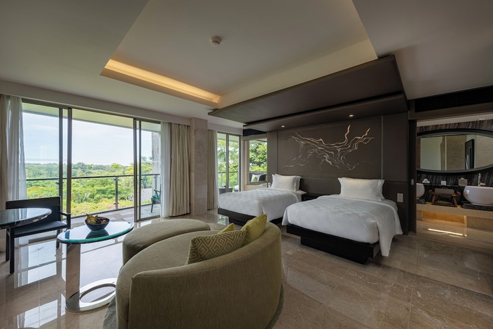 Room 33 of 204