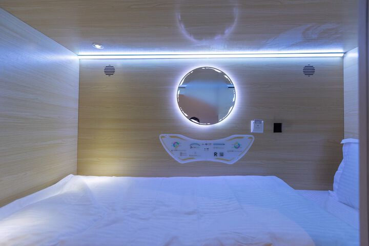 Room 5 of 17