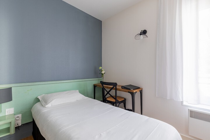 Room 5 of 17