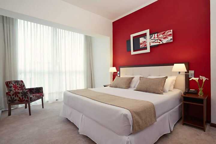 Room 13 of 32