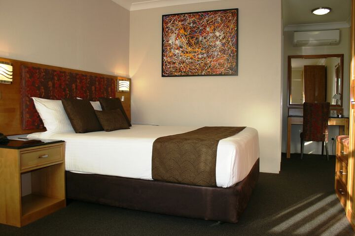 Room 4 of 51