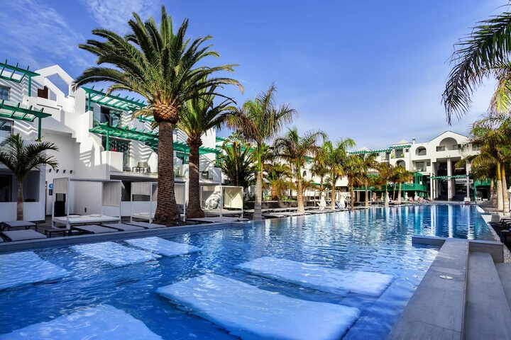 Pool Hotel