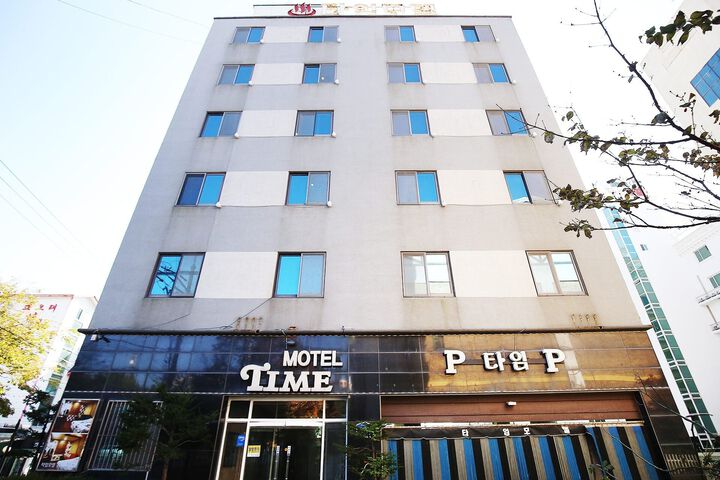 Hotel 4 of 50