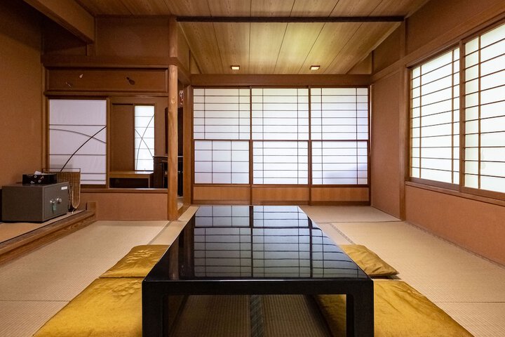 Room 8 of 39