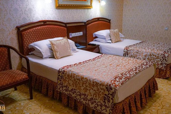 Room 4 of 13