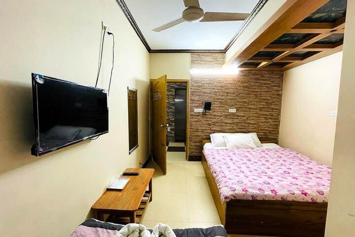 Room 19 of 33
