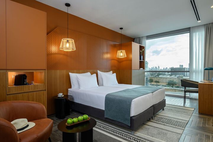Room 20 of 49