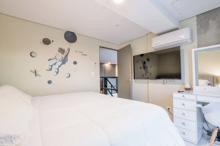 Room 10 of 169