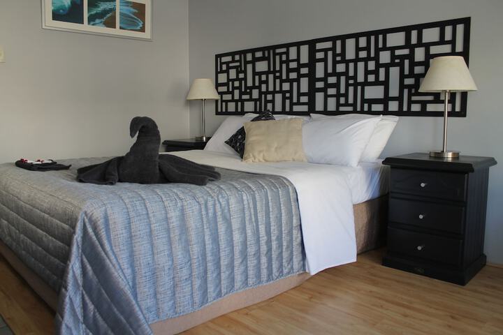 Room 8 of 76