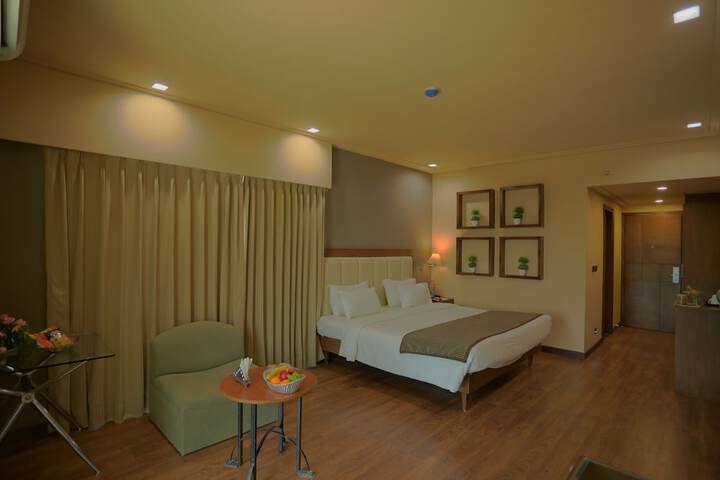 Room 4 of 24