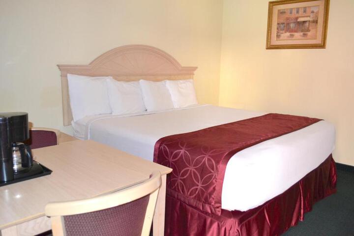 1 King Bed (1 of 8)