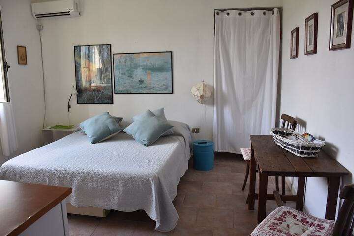 Room 8 of 17