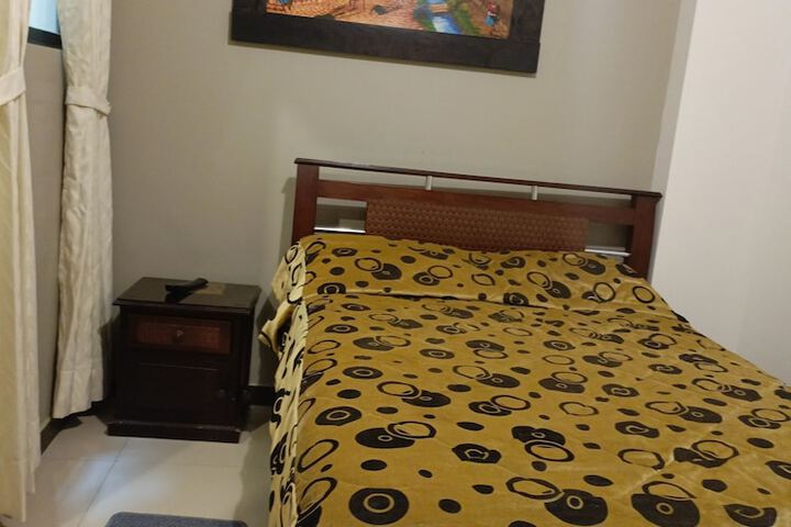 Room 11 of 34