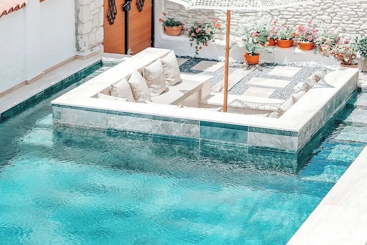 Pool 31 of 41