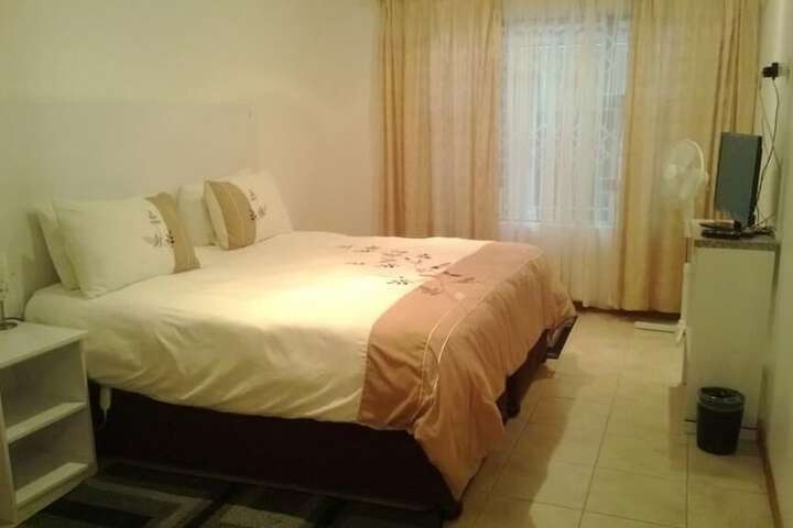 Room 4 of 4