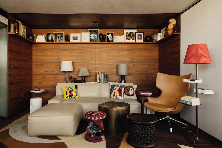 Room 33 of 76