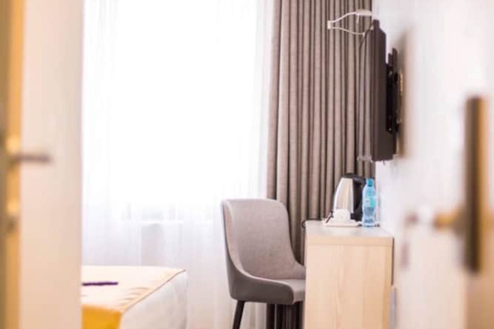 Room 10 of 21
