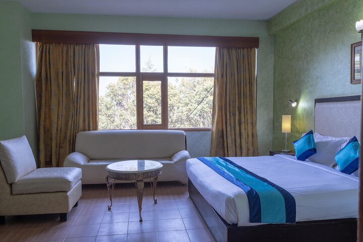 Room 14 of 102