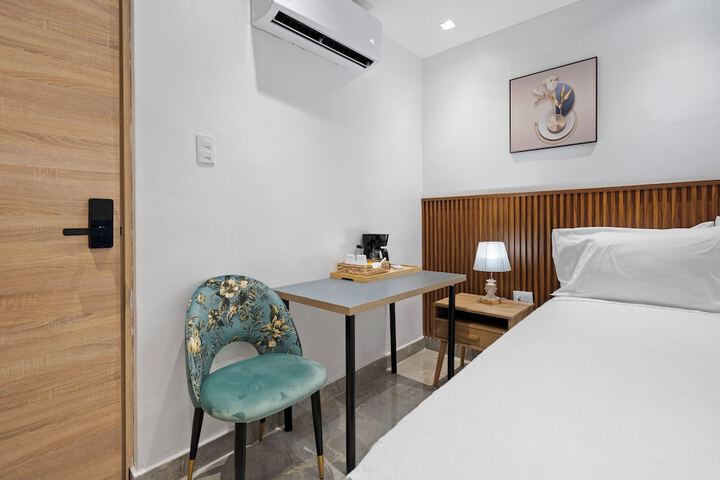 Room 10 of 62