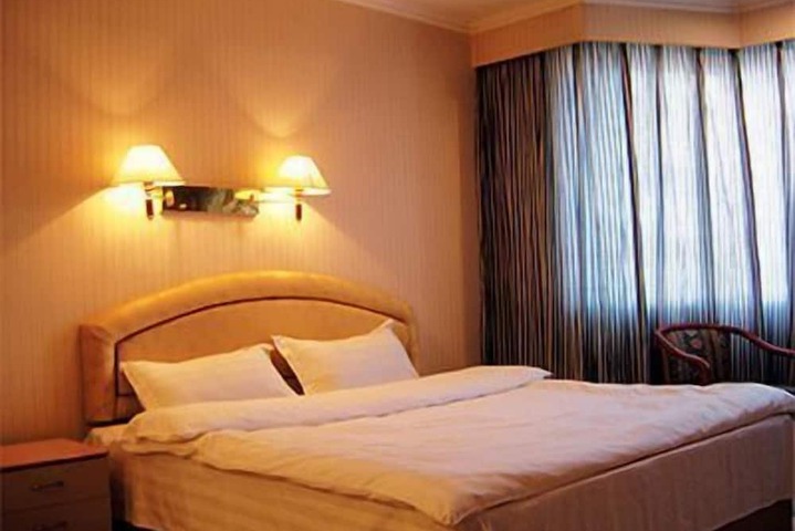 Room 12 of 43
