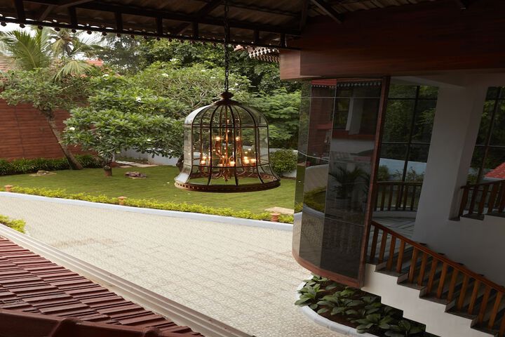 Hotel 2 of 125