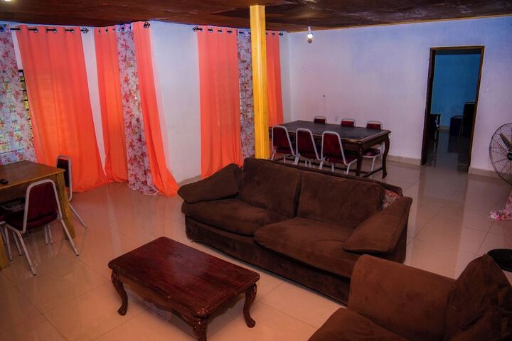 Room 5 of 7