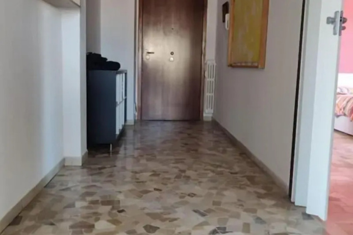 Room 9 of 9