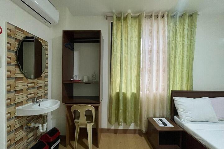 Room 18 of 30