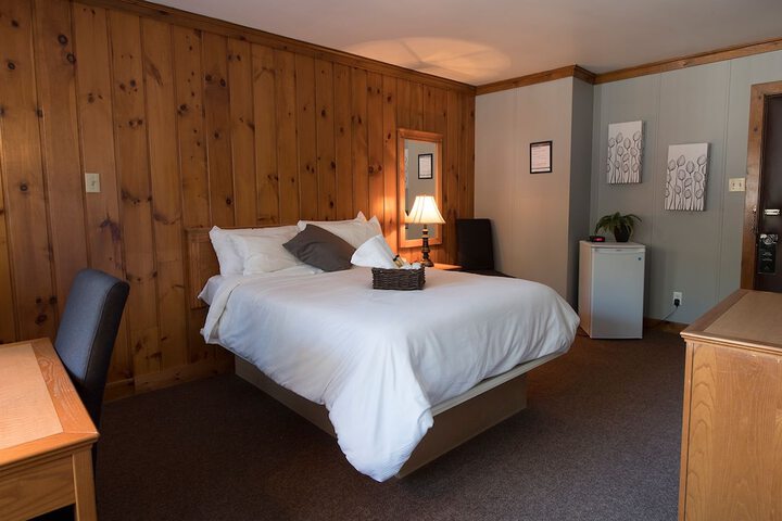 Room 12 of 19