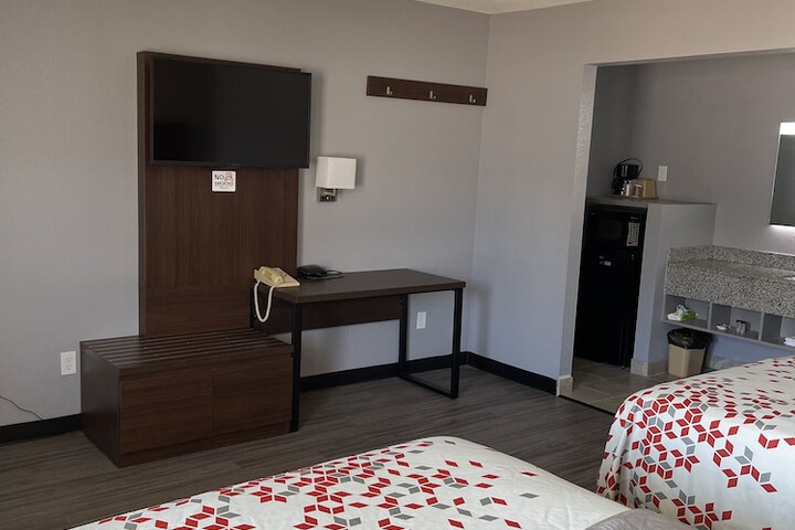 Room 13 of 42