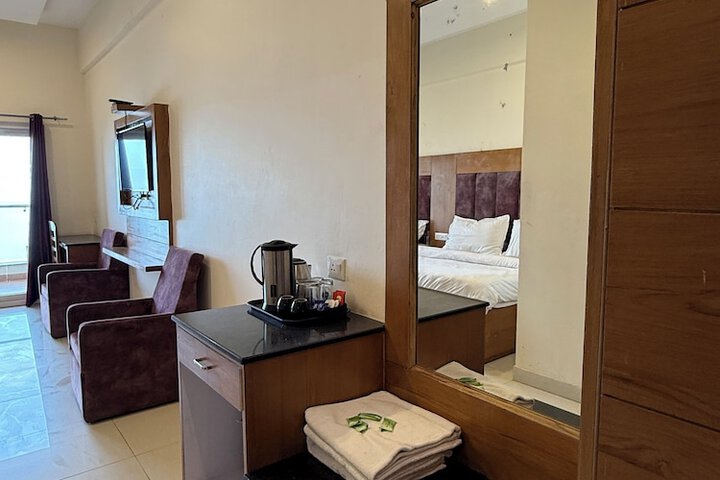 Room 12 of 42
