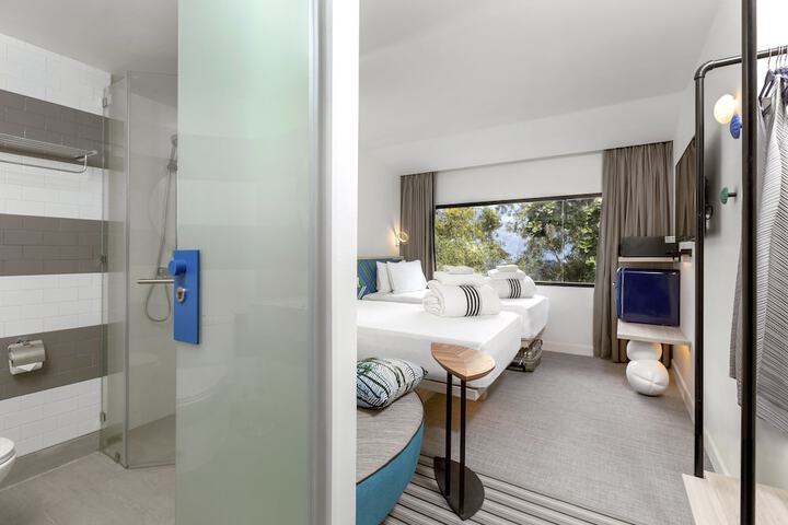 Room 15 of 73