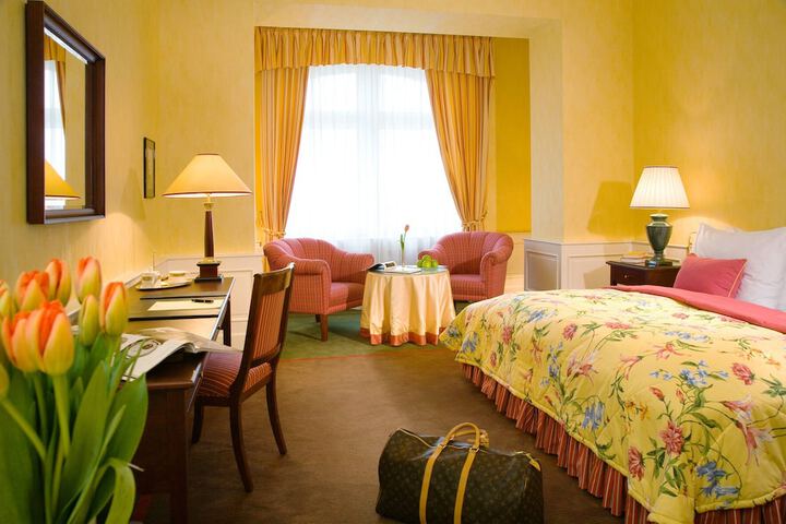 Room 15 of 52