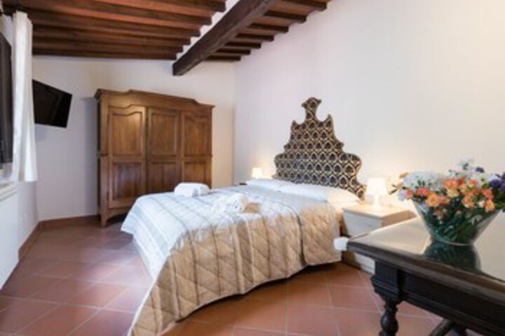 Exterior of Senese 38 Keys of Italy