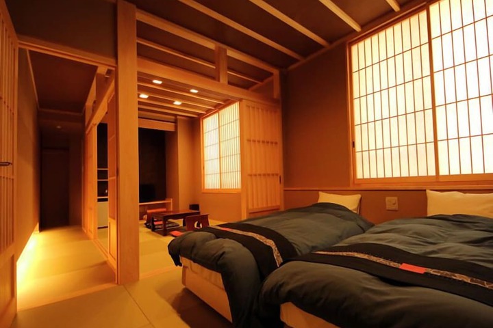Room 5 of 49