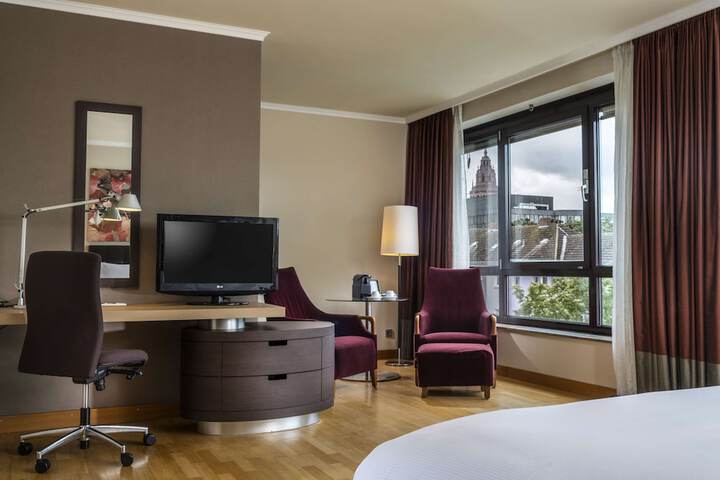 Room 17 of 152