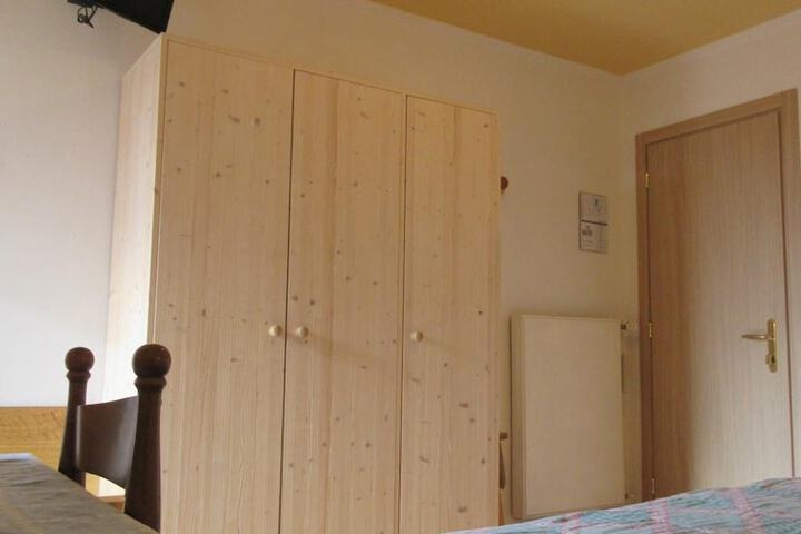 Room 13 of 61
