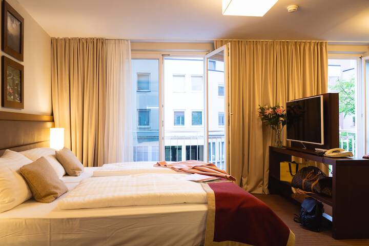 Room 14 of 82