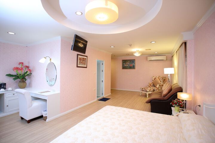 Room 7 of 71