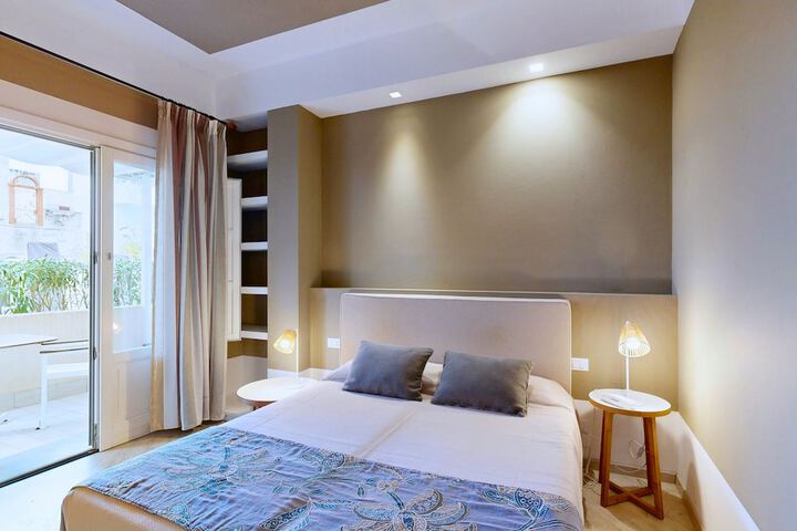 Room 56 of 210