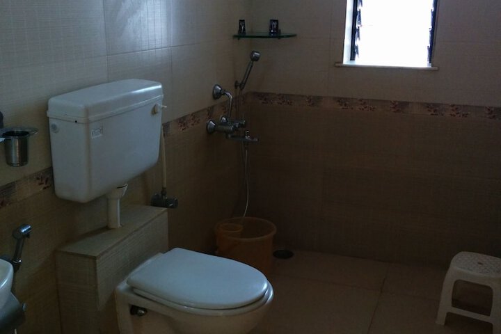 Room 28 of 33