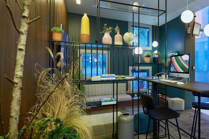 Guest Lobby