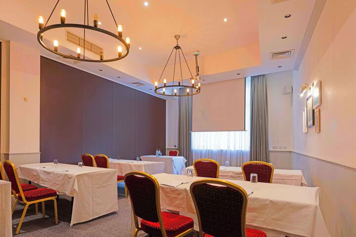 Ballroom/Hall 71 of 79
